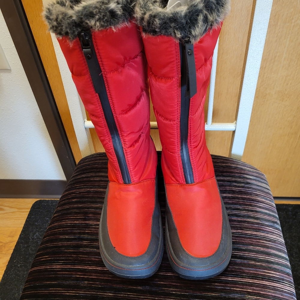 Wanderlust Snow Boots, Red, Size 9W